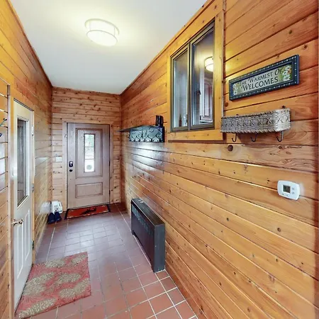 Lakeside Chalet